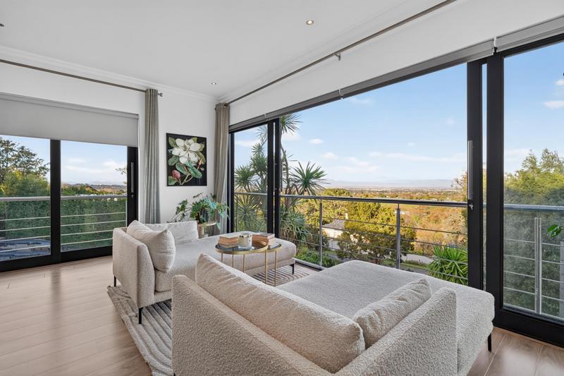 6 Bedroom Property for Sale in Constantia Upper Western Cape